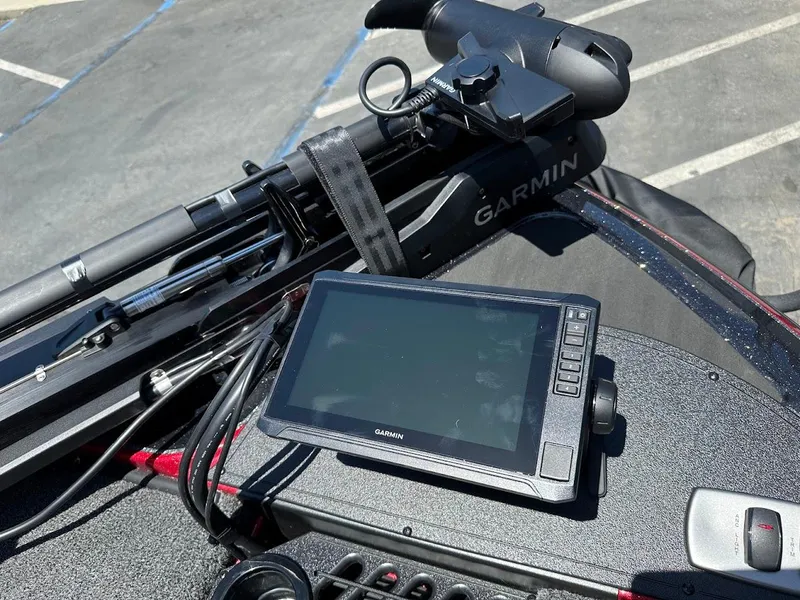 Slide: The Image of Garmin device on Nitro Z19 Pro 2025 boat dashboard, featuring advanced navigation technology. - 24