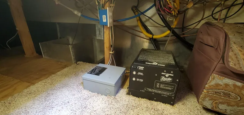 Slide: The Image of Jamestowner 1667WB Americana Custom 1998 - 100