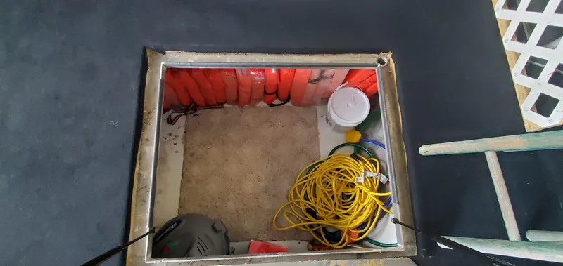 Slide: The Image of Jamestowner 1667WB Americana Custom 1998 - 103