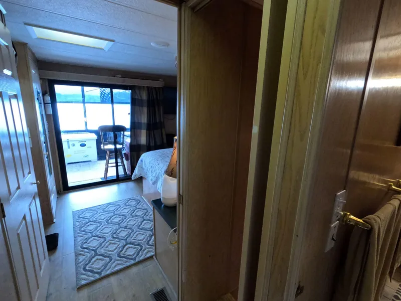 Slide: The Image of Jamestowner 1667WB Americana Custom 1998 - 50