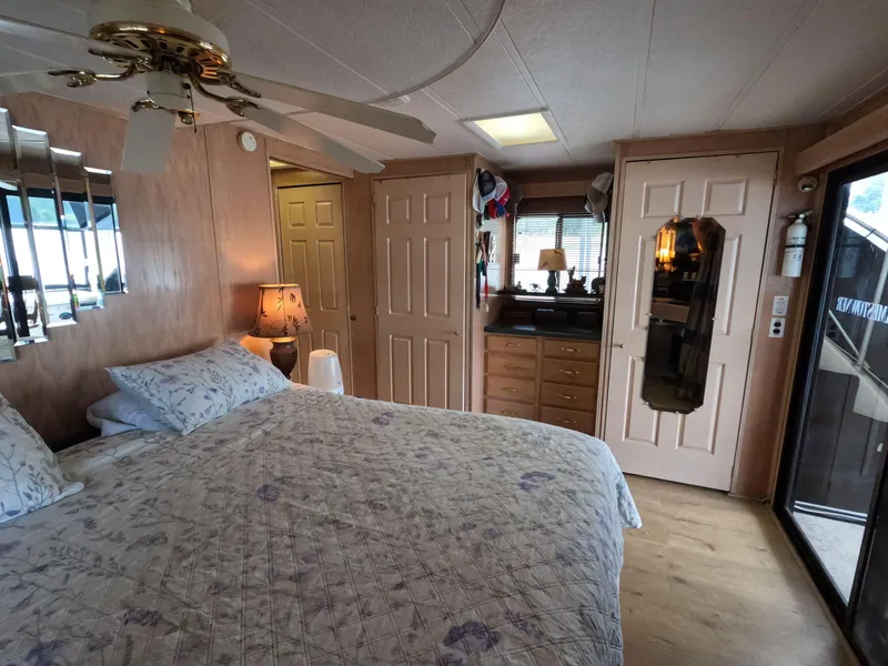 Slide: The Image of Jamestowner 1667WB Americana Custom 1998 - 59