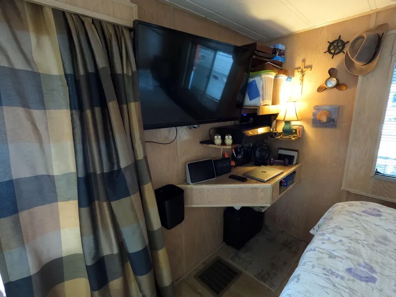 Slide: The Image of Jamestowner 1667WB Americana Custom 1998 - 60