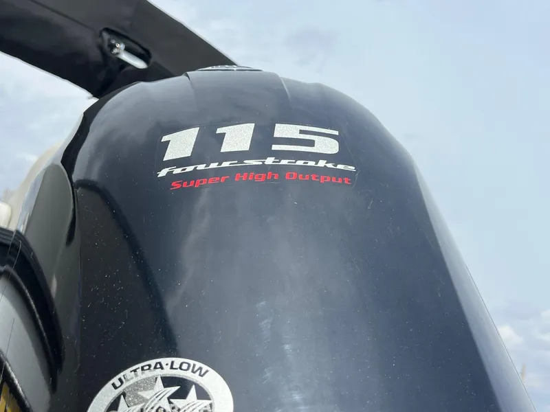 Slide: The Image of Outboard motor with "115 four-stroke super high output" text, Crest Classic Fish 200, 2022 model. - 9