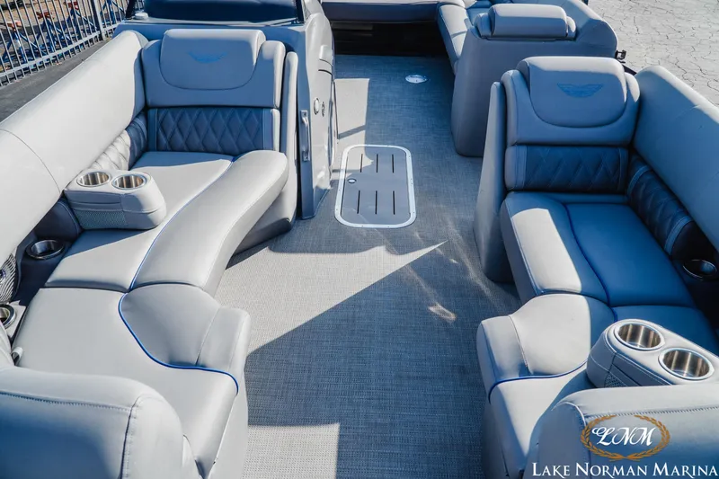 Slide: The Image of Bennington 24LXSSB 2024 - 10