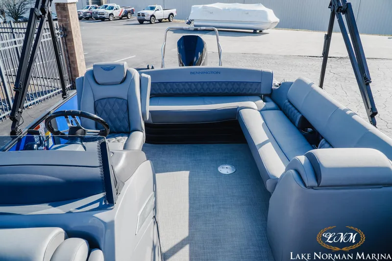 Slide: The Image of Bennington 24LXSSB 2024 - 12