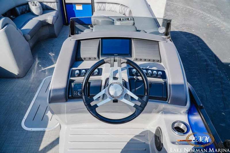 Slide: The Image of Bennington 24LXSSB 2024 - 8