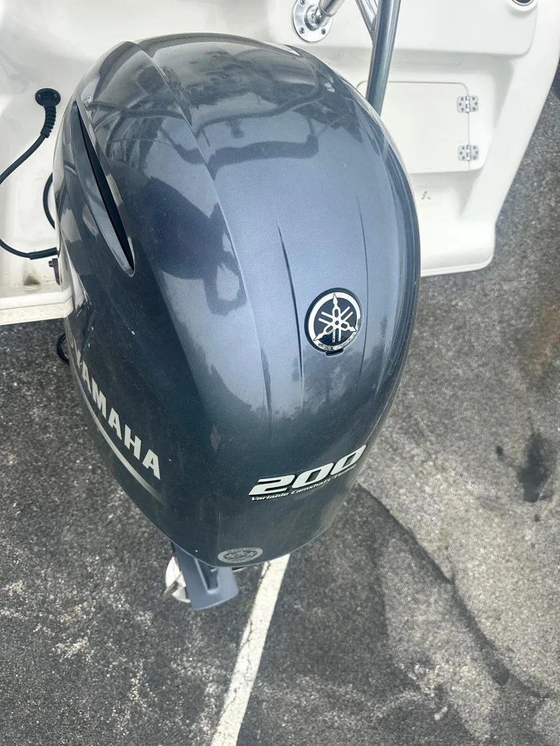 Slide: The Image of Yamaha 200 outboard motor on 2023 Key West 203 DFS boat. - 12