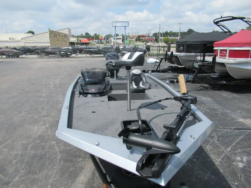 Slide: The Image of Vexus AVX 181 Defender 2026 - 7