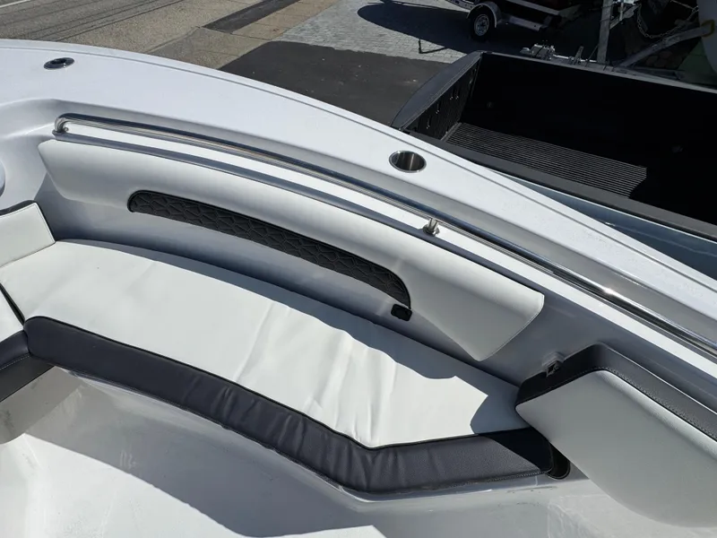 Slide: The Image of Tidewater 232 CC Adventure 2025 - 13