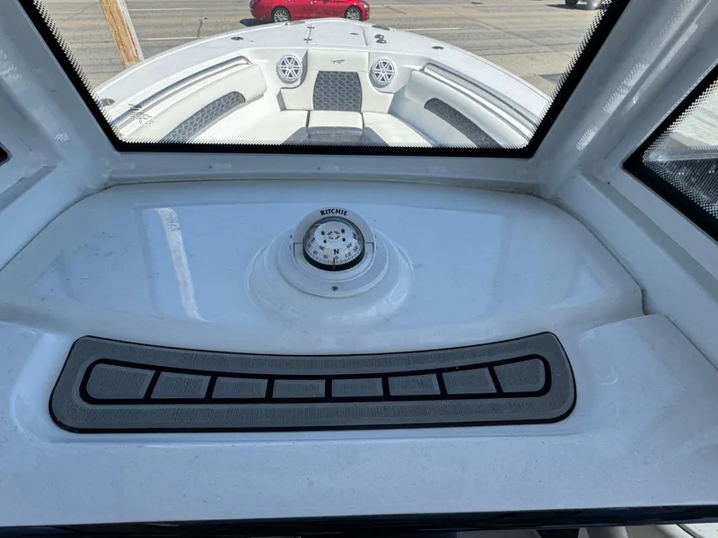 Slide: The Image of Tidewater 232 CC Adventure 2025 - 7