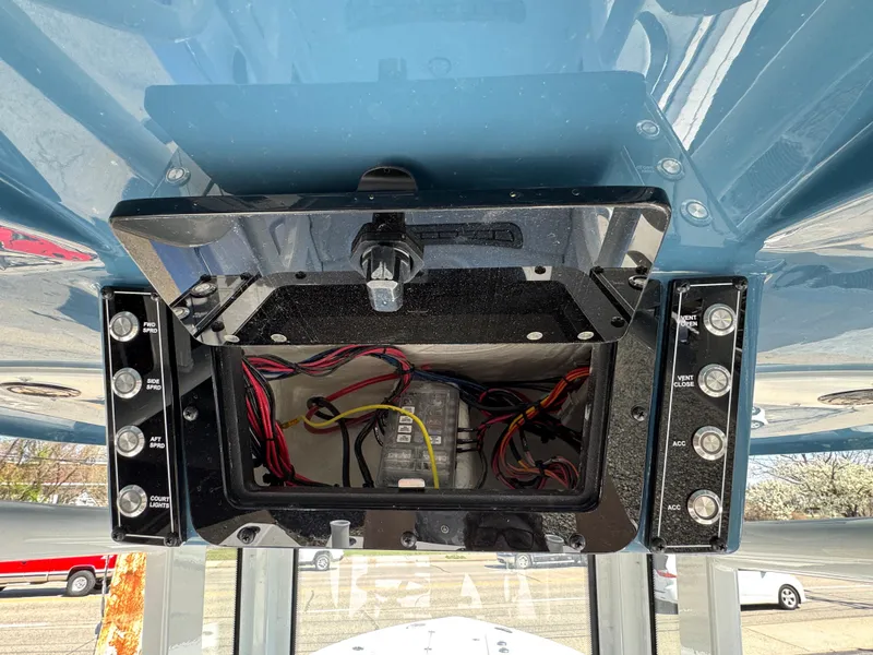 Slide: The Image of Tidewater 232 CC Adventure 2025 - 8