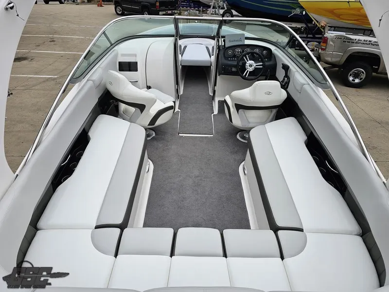 Slide: The Image of Regal 2500 Bowrider 2011 - 53