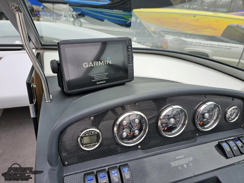 Slide: The Image of Regal 2500 Bowrider 2011 - 72