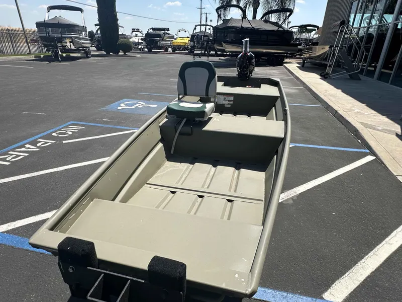 Slide: The Image of Tracker Grizzly Jon 2024 - 6