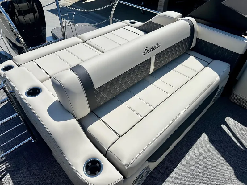 Slide: The Image of Barletta Lusso Ultra-Lounge L25UCA W/ 400HP Mercury V10 2025 - 5