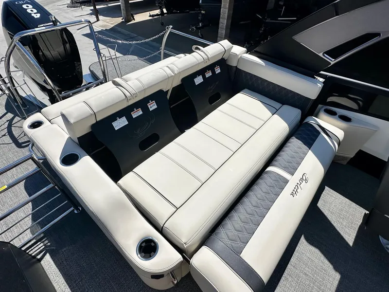 Slide: The Image of Barletta Lusso Ultra-Lounge L25UCA W/ 400HP Mercury V10 2025 - 7