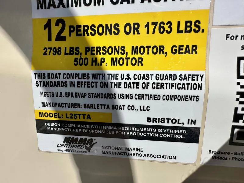 Slide: The Image of Barletta Lusso Ultra-Lounge L25UCA W/ 400HP Mercury V10 2025 - 9