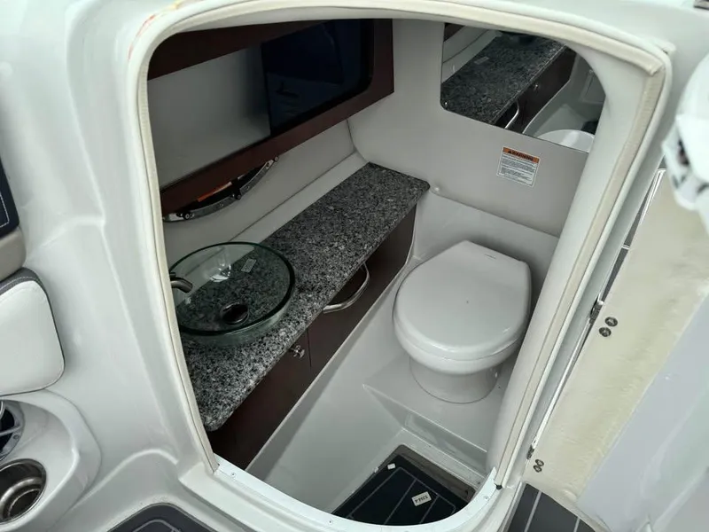 Slide: The Image of Crownline Boats Crownline 290 2021 - 10