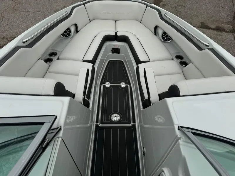 Slide: The Image of Crownline Boats Crownline 290 2021 - 7