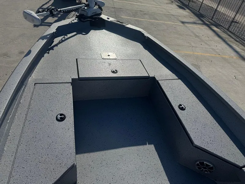 Slide: The Image of Xpress H22B Bay 2023 - 13