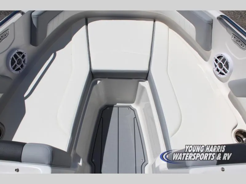 Slide: The Image of Chaparral 21 SSi 2025 - 13