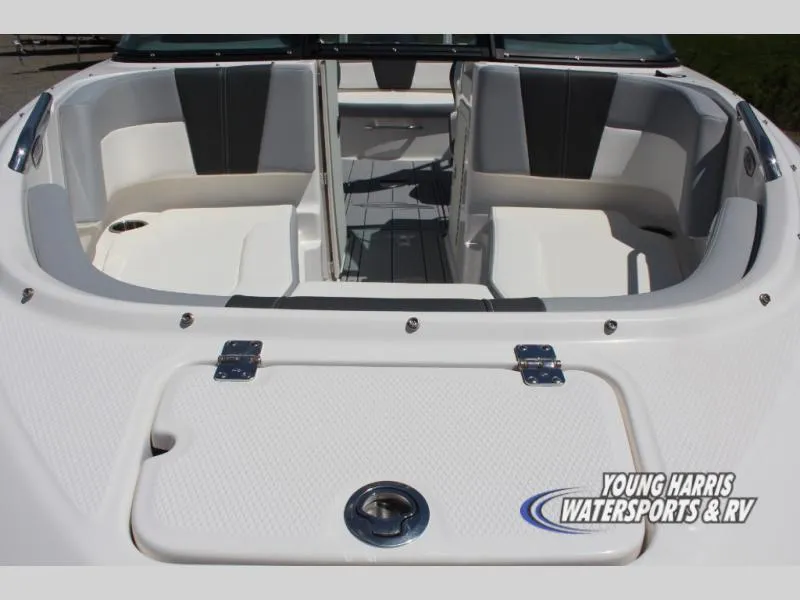 Slide: The Image of Chaparral 21 SSi 2025 - 14