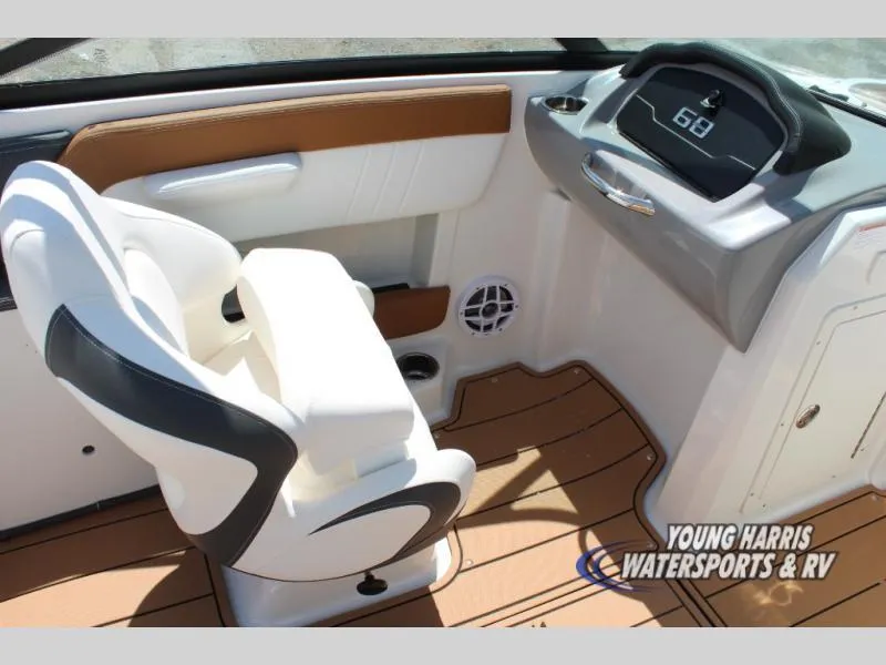 Slide: The Image of Chaparral 21 SSi 2025 - 10