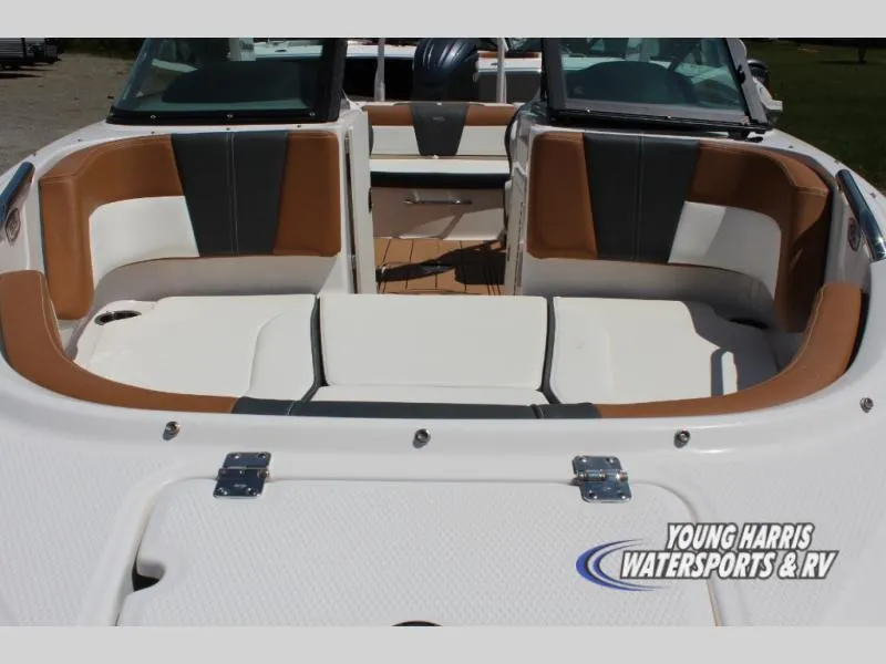 Slide: The Image of Chaparral 21 SSi 2025 - 12