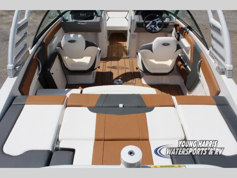 Slide: The Image of Chaparral 21 SSi 2025 - 6