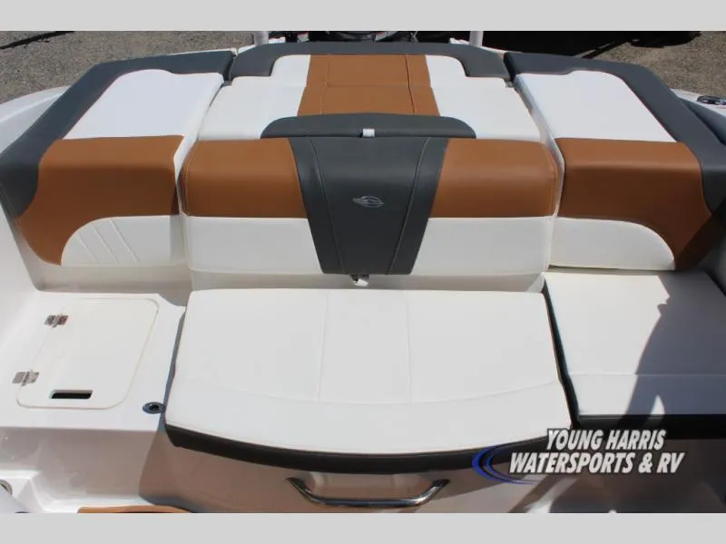 Slide: The Image of Chaparral 21 SSi 2025 - 7