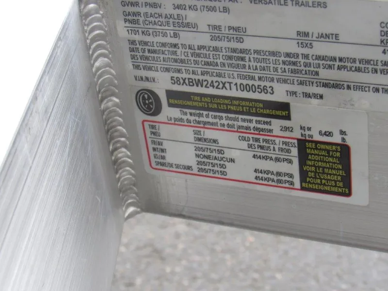 Slide: The Image of Label on North River 23 SEAHAWK RTF 2025, showing tire and loading information. - 18