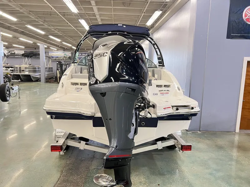 Slide: The Image of Chaparral SSI 23 SPORT OUTBOARD 2025 - 16