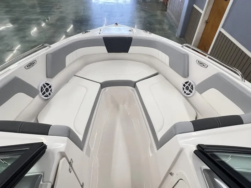 Slide: The Image of Chaparral SSI 23 SPORT OUTBOARD 2025 - 8