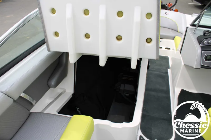 Slide: The Image of MasterCraft XT 21 2017 - 18