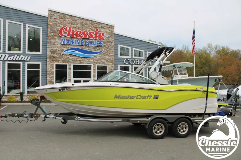 Slide: The Image of MasterCraft XT 21 2017 - 2