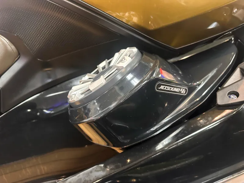 Slide: The Image of Kawasaki JET SKI ULTRA 160LX 2024 - 9