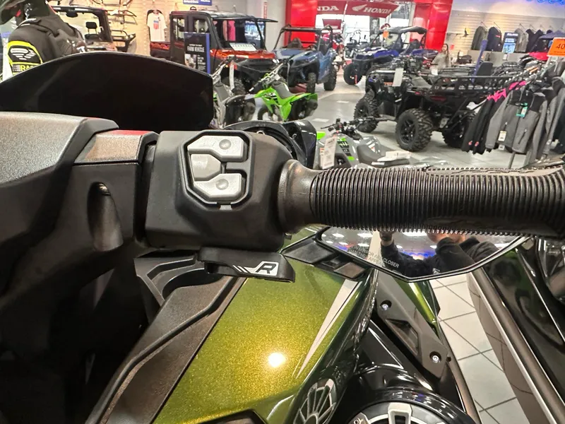 Slide: The Image of Kawasaki JET SKI ULTRA 160LX 2025 - 6