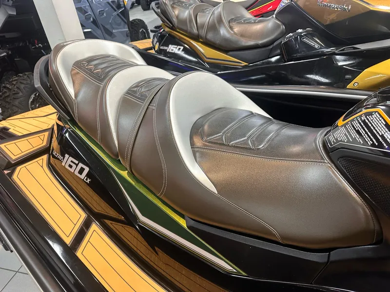 Slide: The Image of Kawasaki JET SKI ULTRA 160LX 2025 - 9