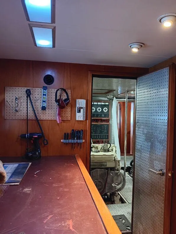 Slide: The Image of Kha Shing Motoryacht 1993 - 105