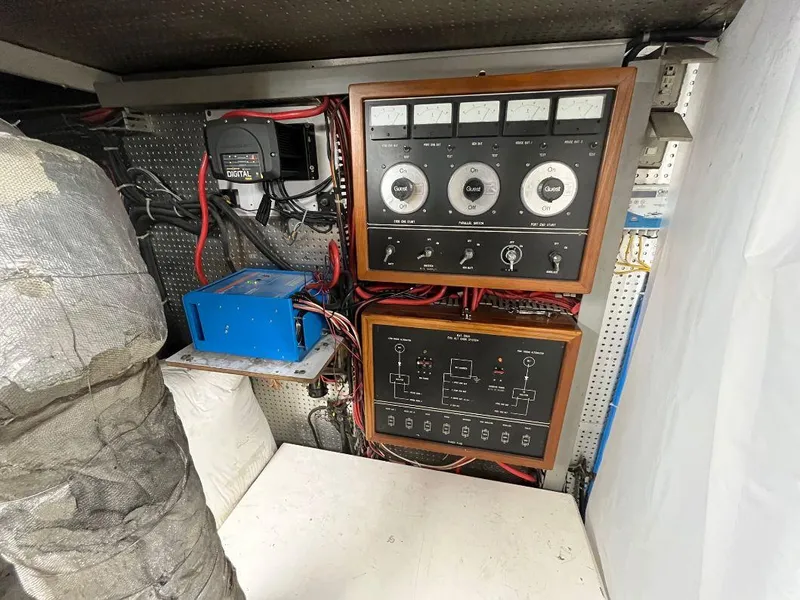 Slide: The Image of Kha Shing Motoryacht 1993 - 108