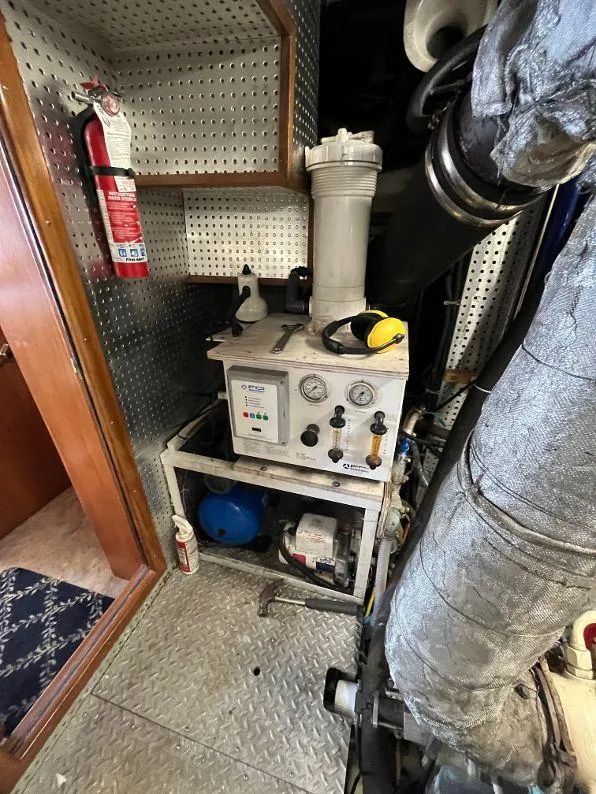 Slide: The Image of Kha Shing Motoryacht 1993 - 109