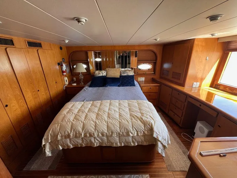 Slide: The Image of Kha Shing Motoryacht 1993 - 118