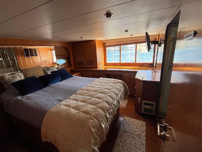 Slide: The Image of Kha Shing Motoryacht 1993 - 119