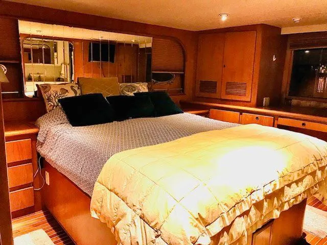 Slide: The Image of Kha Shing Motoryacht 1993 - 123