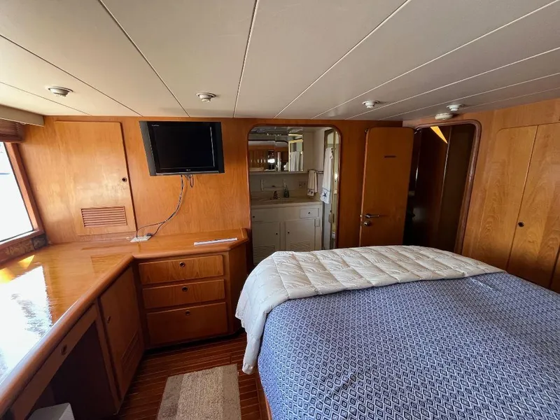 Slide: The Image of Kha Shing Motoryacht 1993 - 124