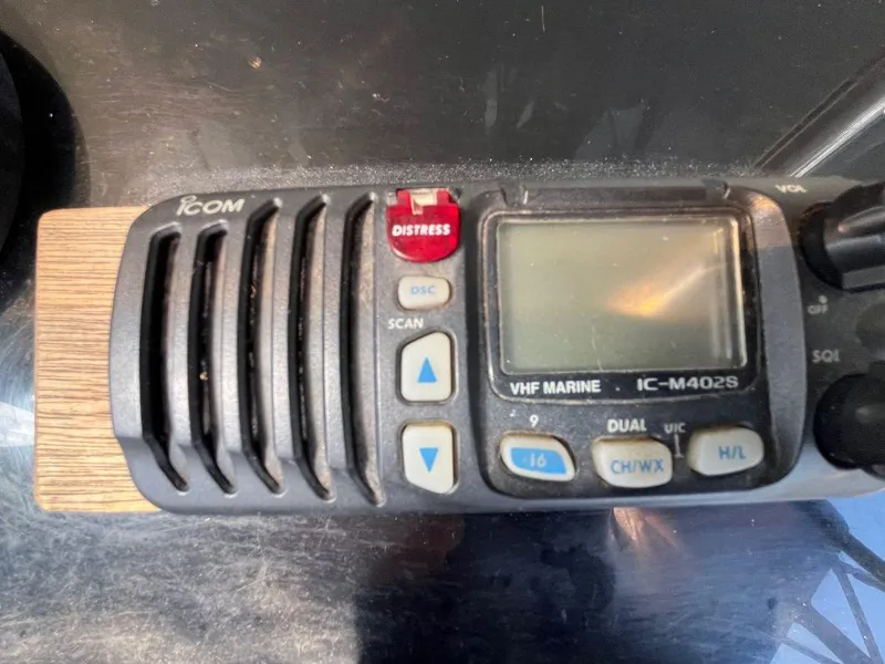 Slide: The Image of ICOM VHF Marine Radio IC-M402S on 1993 Kha Shing Motoryacht. - 43