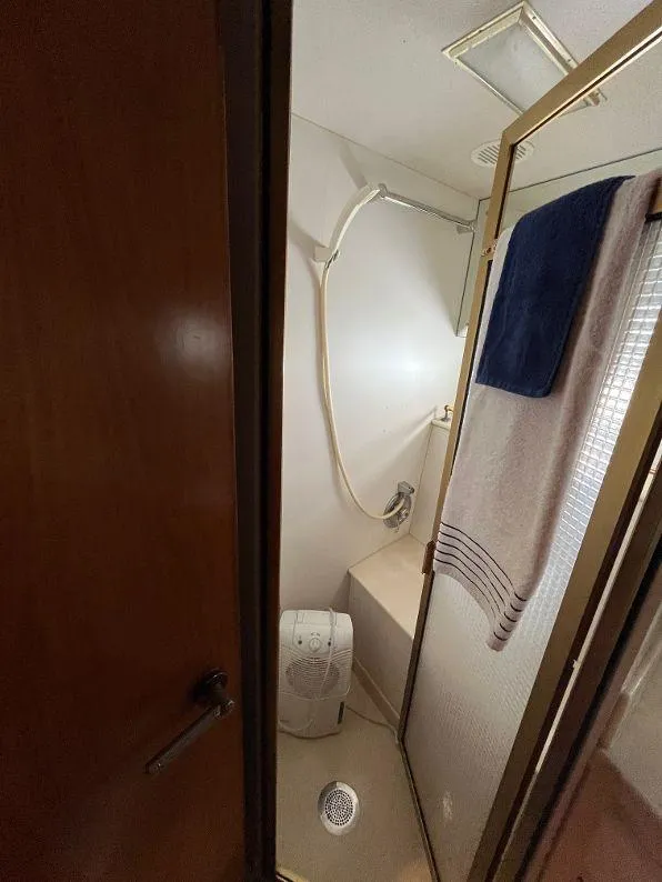 Slide: The Image of Kha Shing Motoryacht 1993 - 85