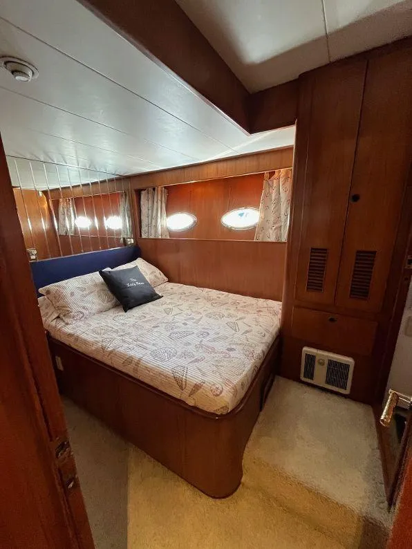 Slide: The Image of Kha Shing Motoryacht 1993 - 91