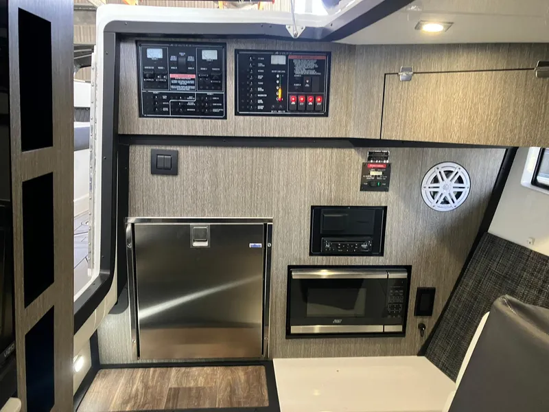 Slide: The Image of Monterey 385 Super Sport 2023 - 50