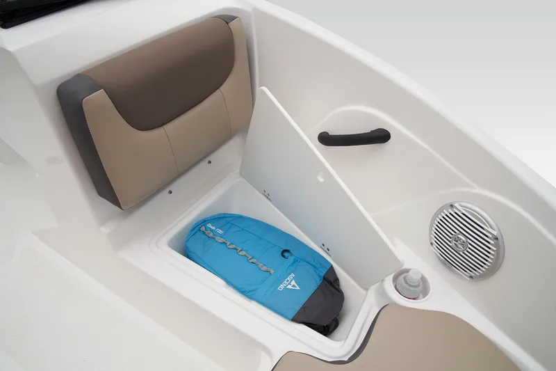 Slide: The Image of Tahoe 185 S 2025 - 34